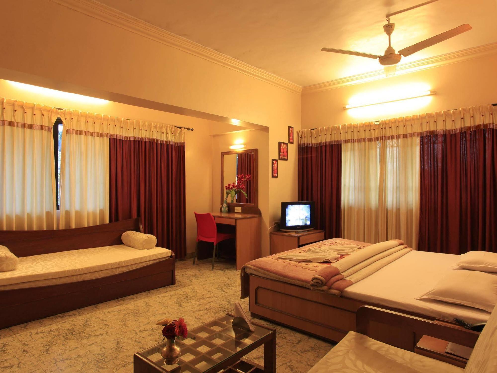 Hotel Sahyadri Alībāg Esterno foto
