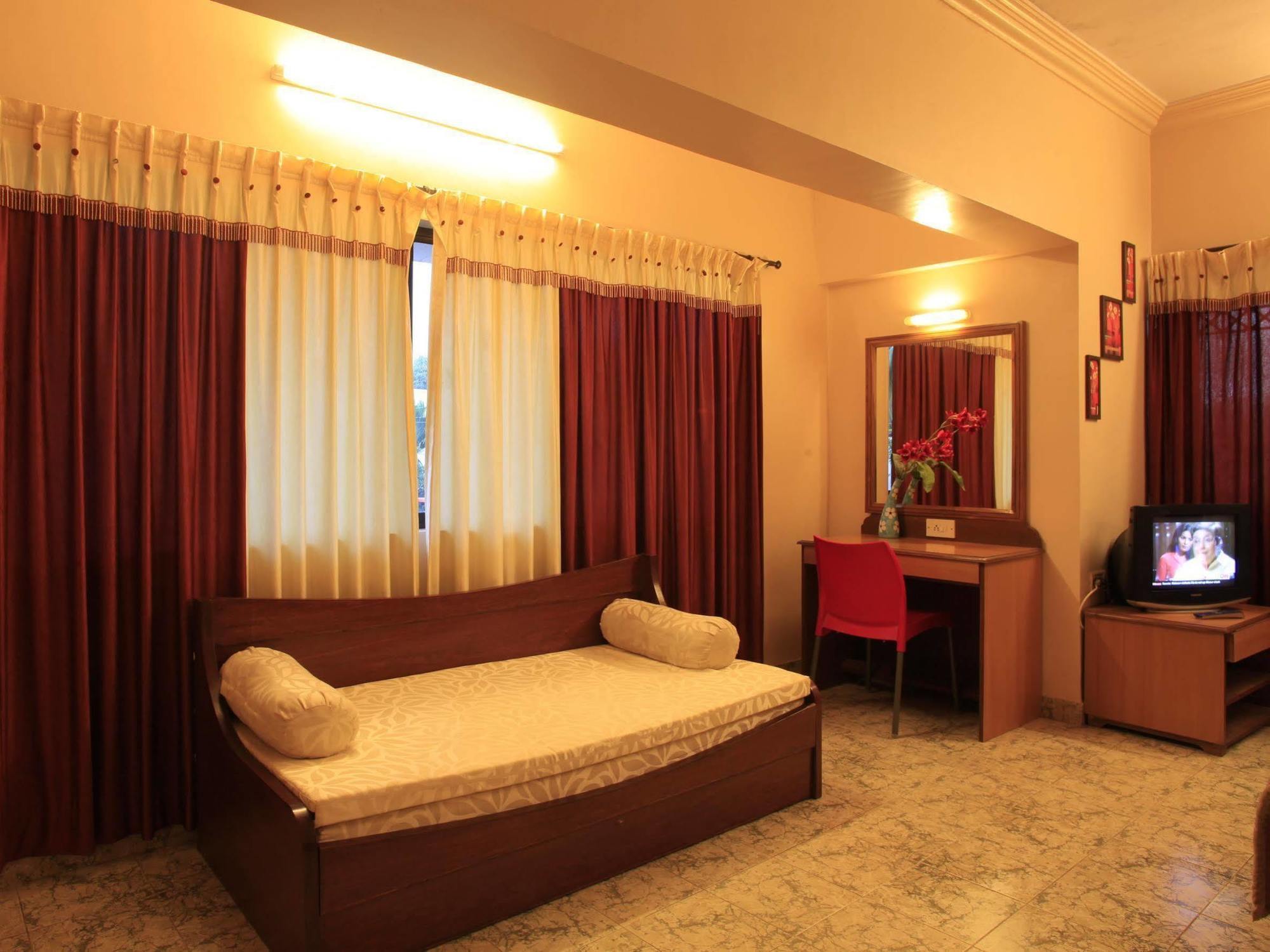 Hotel Sahyadri Alībāg Esterno foto
